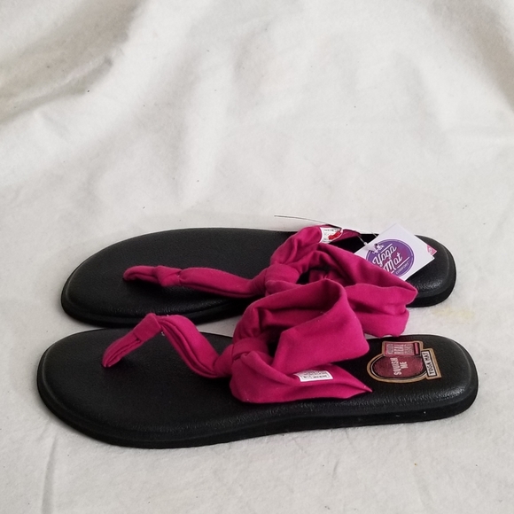 Sanuk Women's Yoga Sling Ella Sandals - Picture 1 of 3